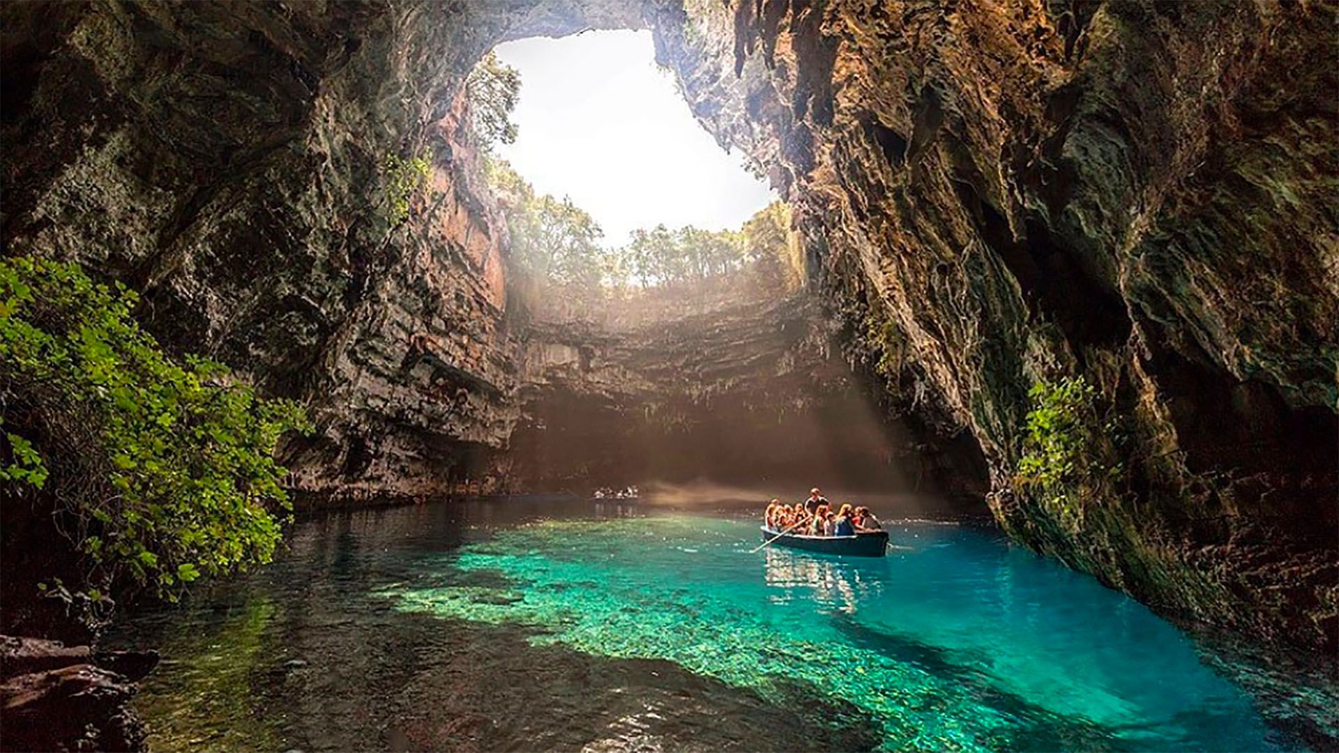 Melissani pećina sa podzemnim jezerom
