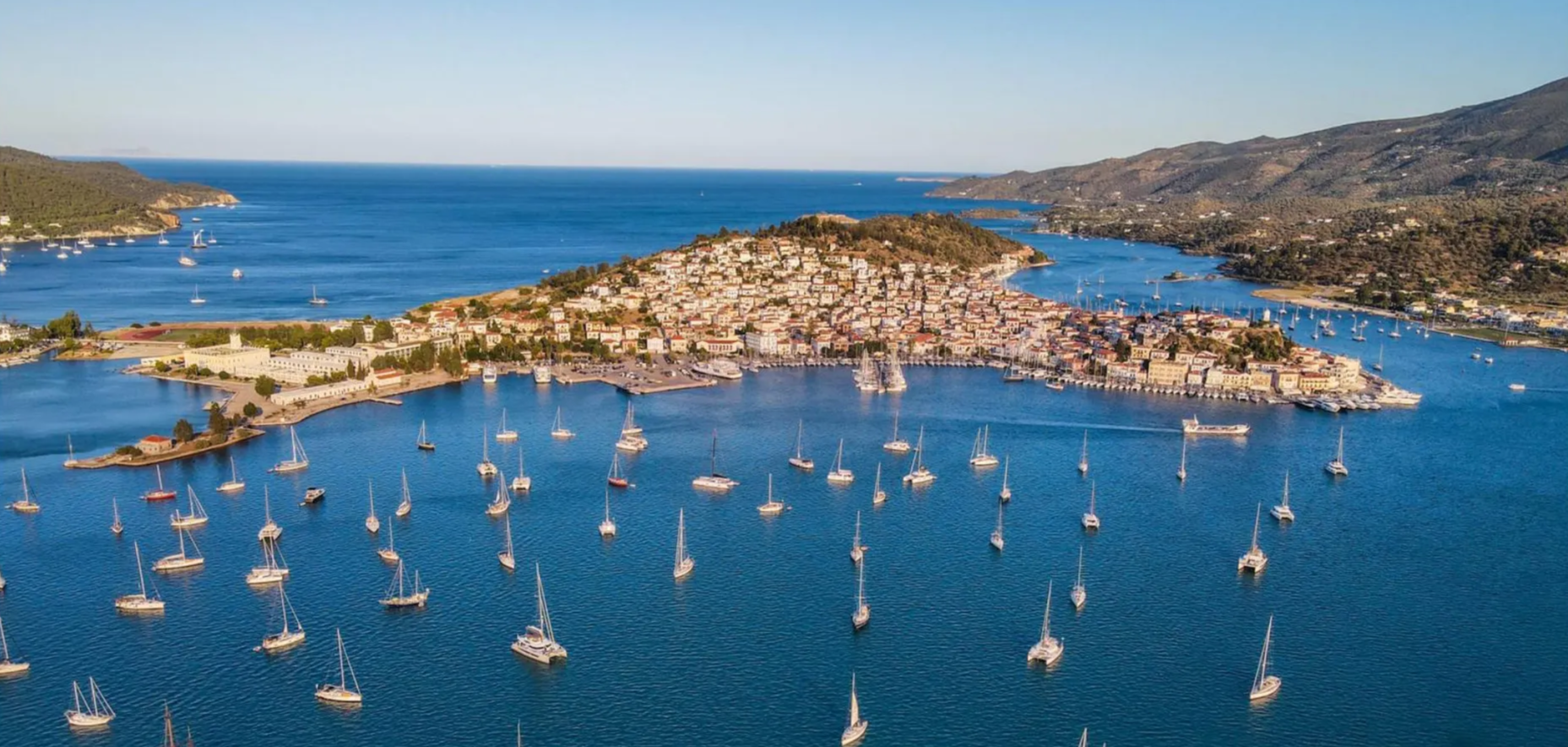 Sidrilište ispred grada Poros