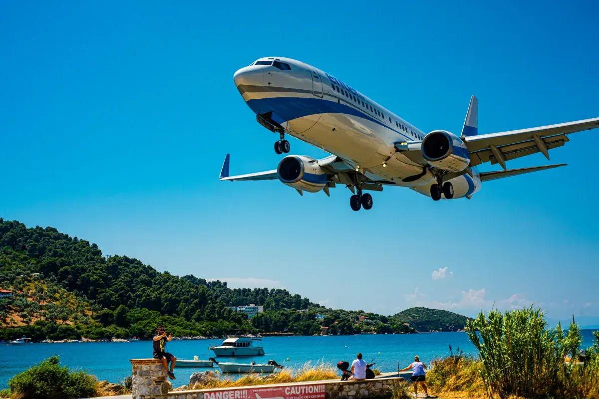 Low landing aerodrom na Skiathosu